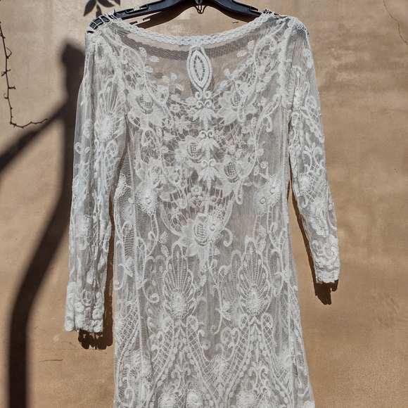 Crochet lace bathing suit cover - Picture 3 of 4